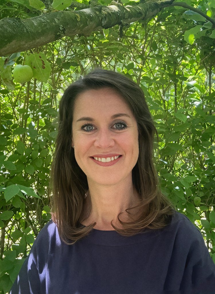 Dr Sarah Clark